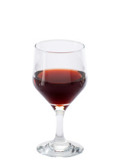 Copo de vidro com vinho em fundo branco