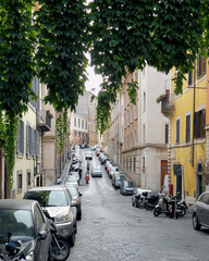 Obraz premium One of many one-way streets in Rome