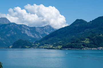Obraz premium lake and mountains