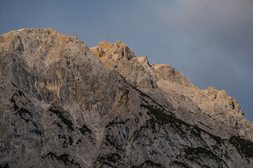 Berg am späten Sommernachmittag 