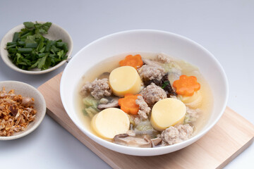 Clear Soup with Tofu, Minced Pork, Vegetables and Carrots