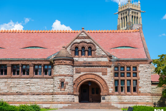 Thomas Crane Public Library is a city library at 40 Washington Street in historic city center of Quincy, Massachusetts MA, USA. The building was built in 1881 with Richardsonian Romanesque style. 