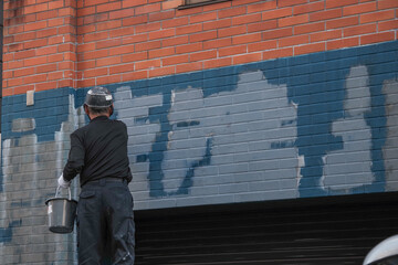 ペンキ塗りの作業