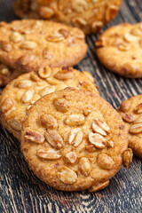 round cookies with roasted peanuts