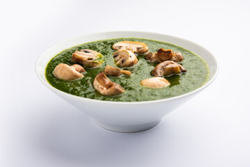 Palak Mushroom is an Indian curry dish