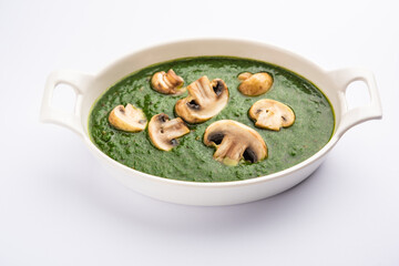 Palak Mushroom is an Indian curry dish