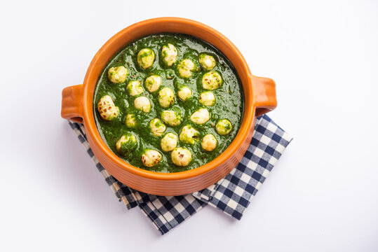 Palak Makhana Curry Sabzi