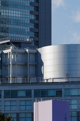 新宿御苑から望む、新宿の建物たち