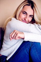 Fototapeta premium blonde woman home close up relax