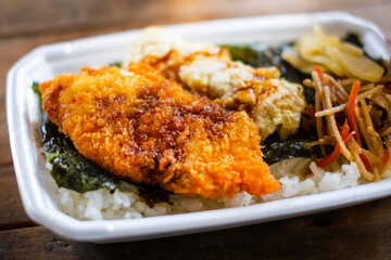 海苔弁当