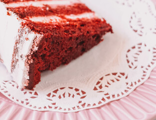Porcion de tarta red velvet