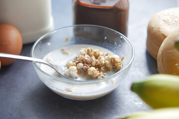 muesli chocolate flavor cereal breakfast in bowl 