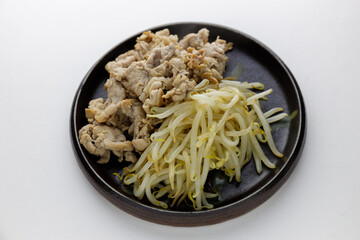 豚肉炒め　もやし