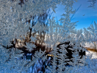 Frosty pattern on window - 478787598