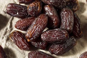 Organic Raw Dry Dates