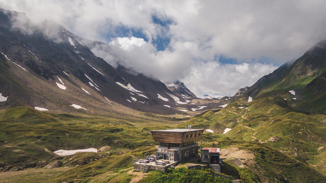 Capanna Corno Gries, Svizzera