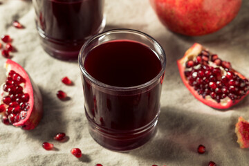 Raw Organic Red Pomegranate Juice