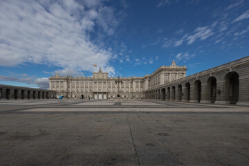 Fototapeta na wymiar Palácio Real de Madrid.
