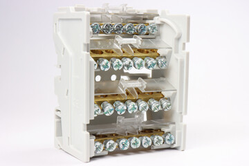 4-bus connector of electrical wires on a white background.