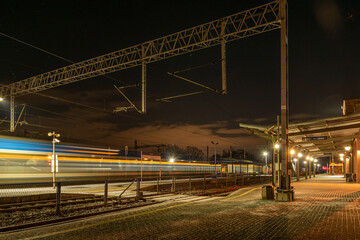 Fototapeta na wymiar train station in a winter evening