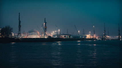 Hamburger Hafen am morgen