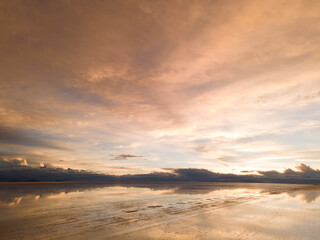 atardecer en el salar de uyuni