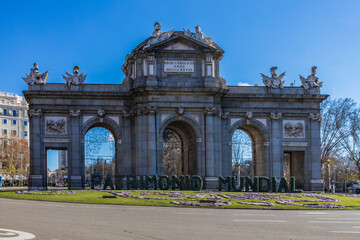Fototapeta na wymiar Puerta de Alcalá, Madri, Espanha.