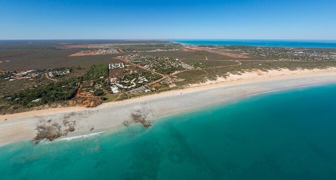 The amazing Cable Beach in Broome in Western Australia 