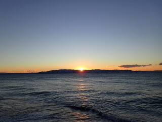駿河湾から昇る初日の出