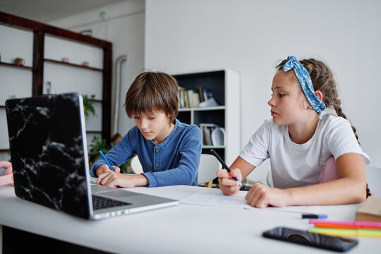 Distance education process from home