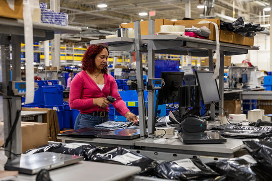 Online distribution shipping warehouse worker 