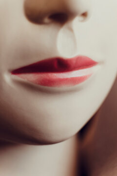 Plastic mouth