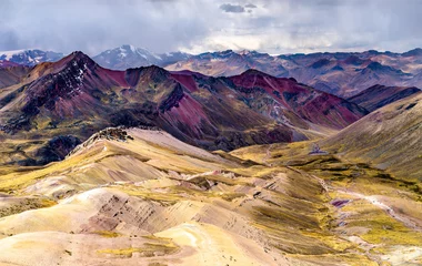 Papier Peint photo autocollant Vinicunca Andean landscape at Vinicunca Rainbow Mountain near Cusco in Peru