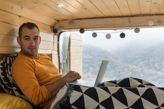 Portrait of Vandweller