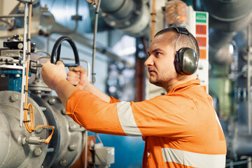 engineer opens or closes the fuel system