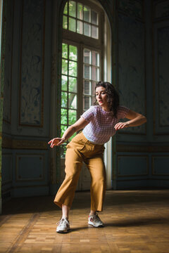 Cool moves in vernacular urban dancing