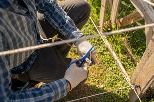 Worker assembling electric shepherd