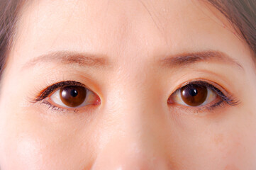 Fototapeta premium 女性の目元のクローズアップ