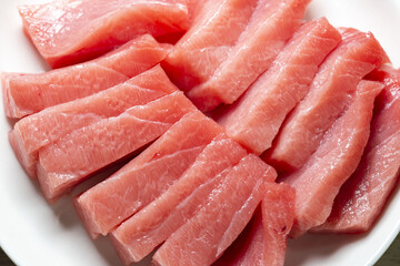 新鮮で美味しいマグロの切り身