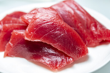 新鮮で味わい深く美味しい本鮪の赤身