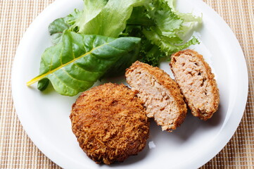メンチカツ　肉料理