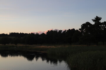 Lac du Pêcher Cantal coucher de soleil