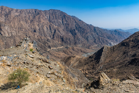 Al Bahla mountain road