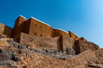 Aarif Fort, Hail