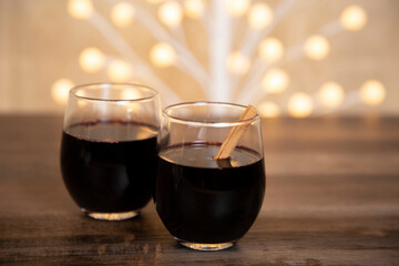 シナモンスティックの入ったホットワイン