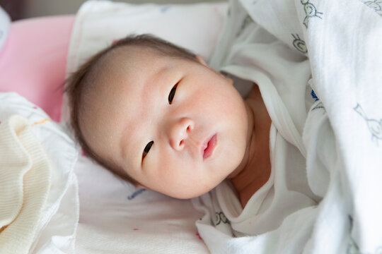 0 year old Korean newborn baby