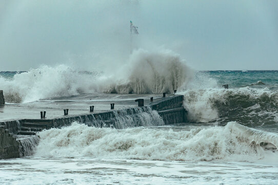 temp&ecirc;te sur le quai
