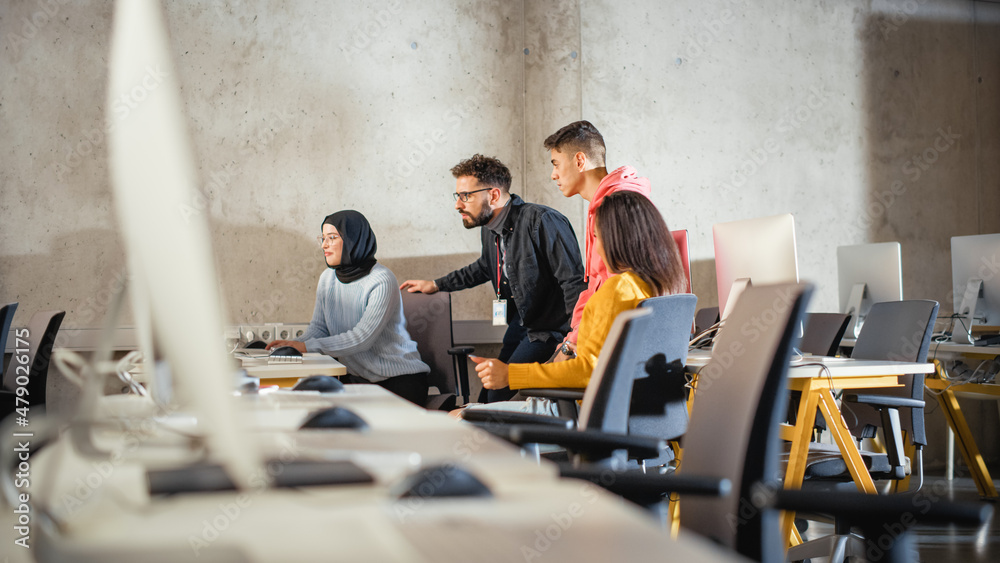 Poster diverse multiethnic group of female and male students sitting together in infographics room, collabo