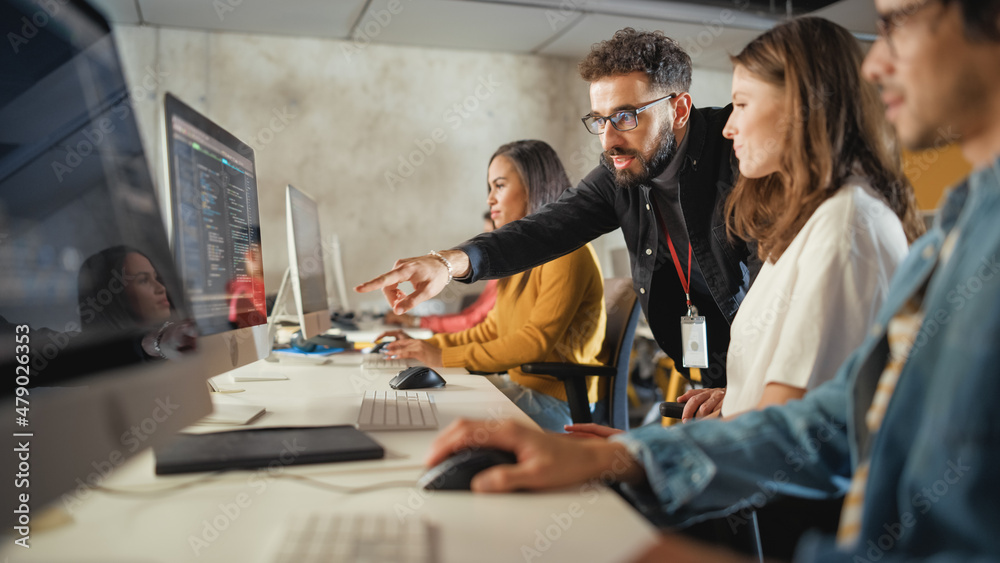 Aufkleber Lecturer Helps Scholar with Project, Advising on Their Work. Teacher Giving Lesson to Diverse Multiethnic Group of Female and Male Students in College, Teaching Computer Science and Writing Code.