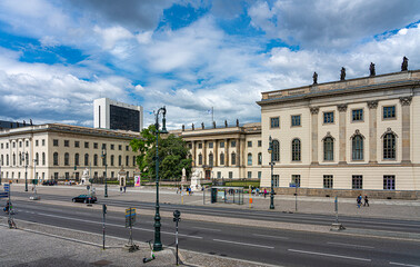 Naklejka premium Humboldt Universität Unter den Linden in Berlin